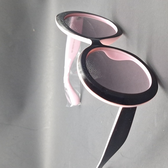 New Oversized Pink & Black Oval Sunglasses – Retro Barbiecore Vibe - Picture 6 of 8